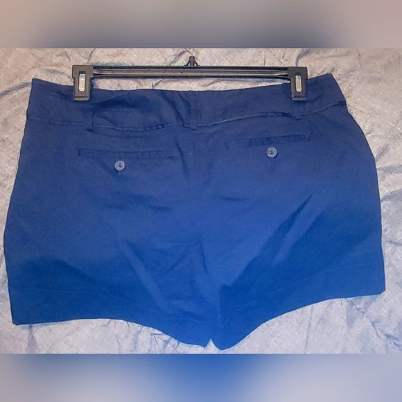 Navy shorts for date night or fun in the sun - Picture 2 of 2